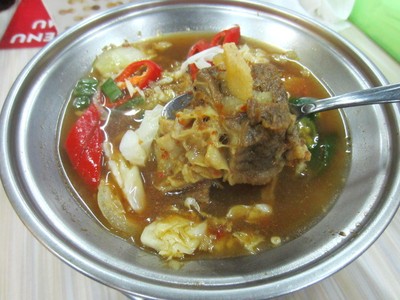 Nikmatnya Menyantap Pindang Iga Khas Palembang yang Asam Segar