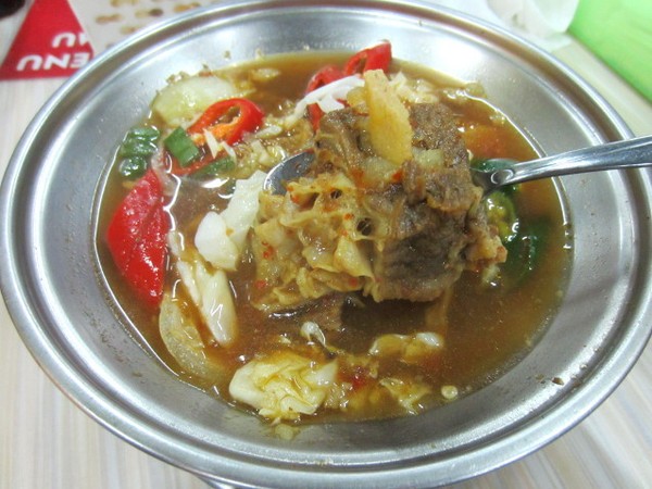 Nikmatnya Menyantap Pindang Iga Khas Palembang yang Asam Segar