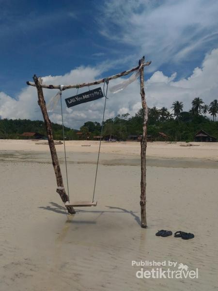 Pesona Pantai Kaluku Di Donggala Serasa Pantai Pribadi