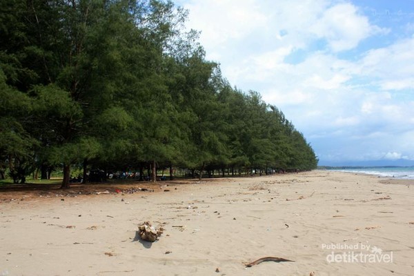 Menghabiskan Weekend Di Pantai Pasie Jambak Padang