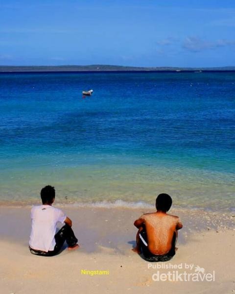 Gambar Orang Keren Di Pantai - Ani Gambar