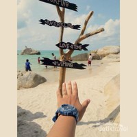 Papan petunjuk lokasi, mau snorkeling, surfing, dll Papan petunjuk lokasi, mau snorkeling, surfing, dll