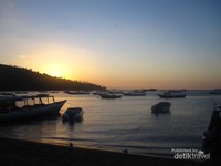 Berburu Sunset di Pelabuhan Bangsal Berburu Sunset di Pelabuhan Bangsal