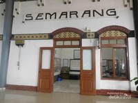Tulisan Semarang yang menjadi ikon di stasiun tawang Tulisan Semarang yang menjadi ikon di stasiun tawang
