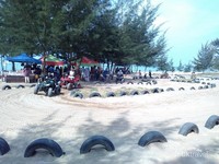 Unik Pantai Tikus Emas Di Bangka