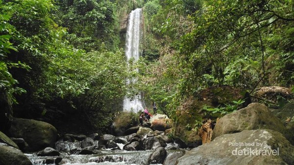 Akhir Pekan Ayo Main Ke Air Terjun Di Lampung