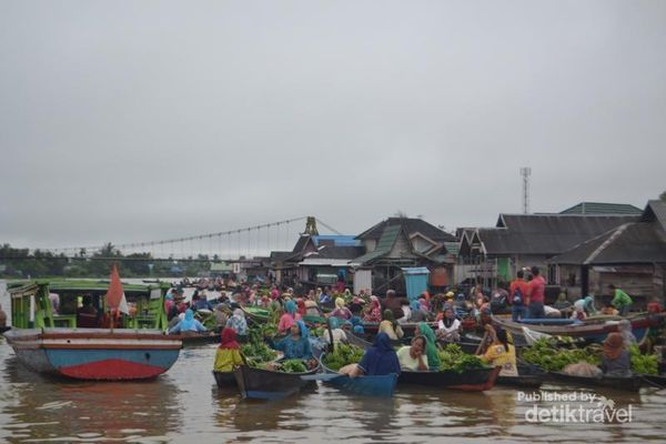 Pasar terapung lok baintan (Zulfan Ariansyah/dtraveler)