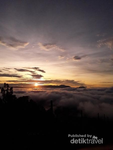 Berburu Mentari di Atas Awan Lolai, Masya Allah Indahnya!