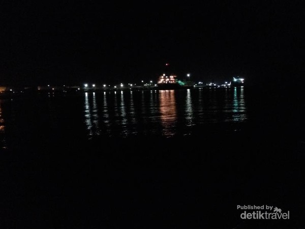 Malam Minggu Romantis Ajak Kekasih Naik Kapal Wisata Di Cilacap Malam Minggu Romantis Ajak Kekasih Naik Kapal Wisata Di Cilacap