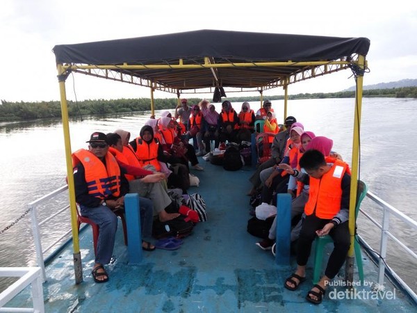 Pesona Pantai Rancababakan Yang Eksotis Di Nusakambangan