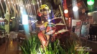 Patung JEBAK di depan restoran Patung JEBAK di depan restoran