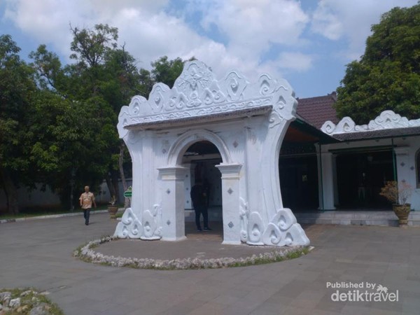 Pulang Kampung ke Cirebon, Yuk Liburan ke Keraton Kasepuhan