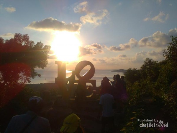 Serba Romantis di Bukit Love Karimunjawa