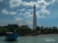 Tetap berdiri kokoh dan berfungsi dengan sempurna, meskipun usia sudah tidak muda lagi. Tetap berdiri kokoh dan berfungsi dengan sempurna, meskipun usia sudah tidak muda lagi.