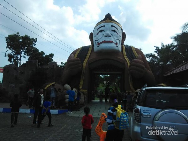 Bermain Sambil Belajar di Sanggaluri Park