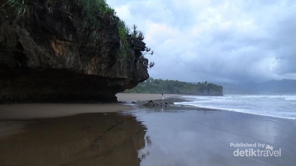 Paket Lengkap Pantai Air Terjun Dan Goa Ada Di Trenggalek