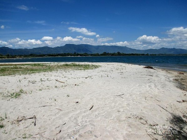 Bukan Di Lombok Ini Pantai Di Danau Toba Sumpah