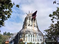Gereja Ayam dilihat dari depan Gereja Ayam dilihat dari depan