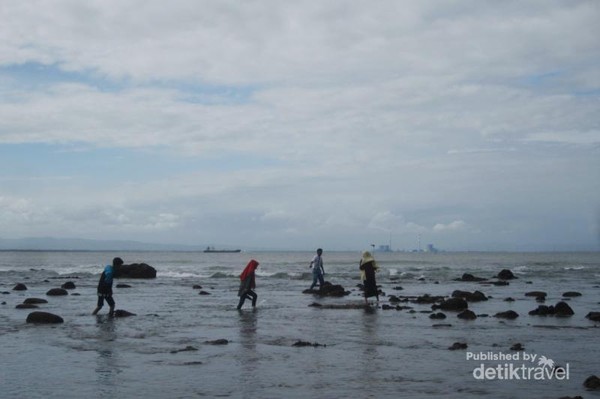 Yang Unik Di Nusakambangan Pantai Karang Bolong