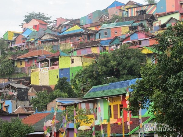 Foto Cantiknya Kampung Pelangi di Semarang 