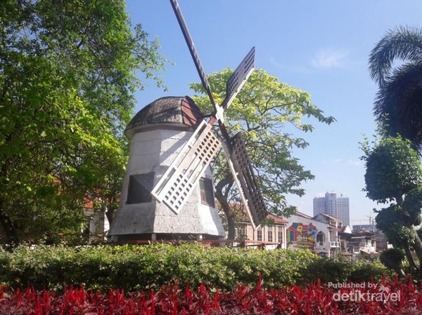Kincir angin di Dutch Square, Malaysia Kincir angin di Dutch Square, Malaysia
