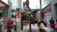 Patung Bung Karno tampak elegan Patung Bung Karno tampak elegan