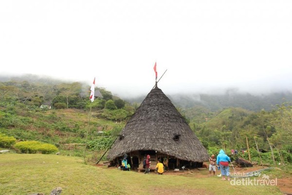 750 Gambar Rumah Adat Mbaru Niang HD Terbaik