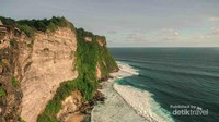 Indahnya lanskap dari tebing Pura Uluwatu. Indahnya lanskap dari tebing Pura Uluwatu.