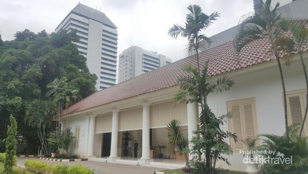 Begini Isi Perpustakaan  Nasional RI yang Keren Banget