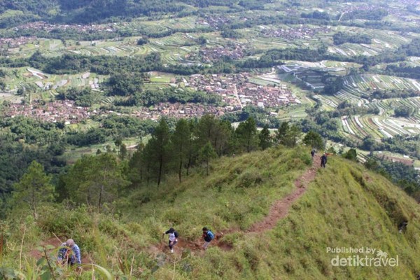 Pemandangan Cantik Ini Ada di Gunung Andong