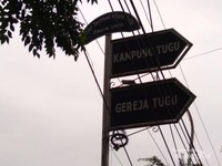 Petunjuk arah Destinasi Wisata Jakarta Utara dengan tujuan Kampung Tugu dan Gereja Tugu Petunjuk arah Destinasi Wisata Jakarta Utara dengan tujuan Kampung Tugu dan Gereja Tugu