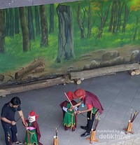 Memanah ala Robin Hood Memanah ala Robin Hood