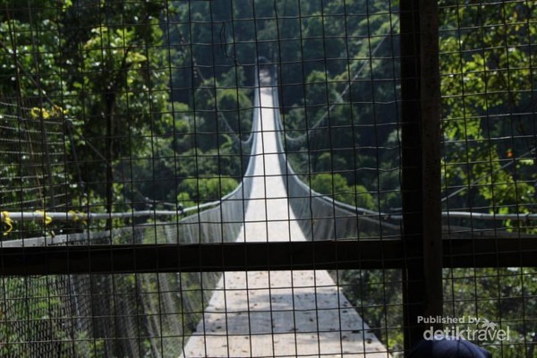 Jembatan Paling Instagenik Di Sukabumi Situ Gunung