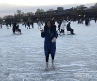 Ice skating di Shichahai, seru dan menyenangkan Ice skating di Shichahai, seru dan menyenangkan