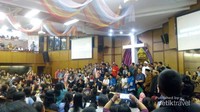 Suasana ngabuburit di Gereja Kristen Indonesia Diponegoro Suasana ngabuburit di Gereja Kristen Indonesia Diponegoro