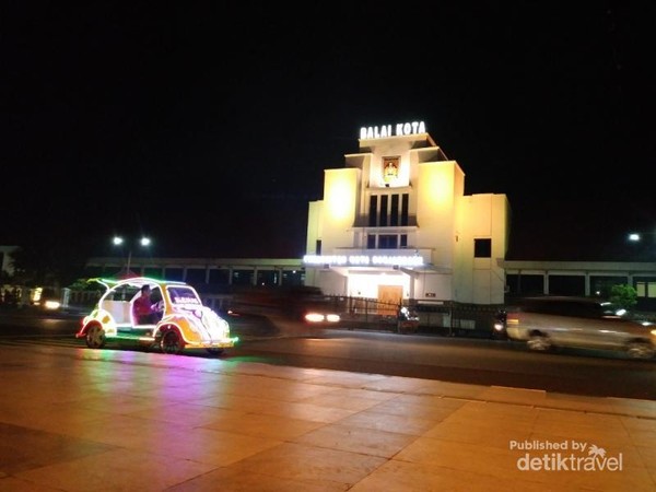 Alun Alun Lapangan Dr Murjani Pusat Wisata Malam Banjarbaru