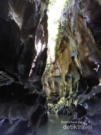 Lekuk indah pada dinding lembah Hidden Canyon Lekuk indah pada dinding lembah Hidden Canyon
