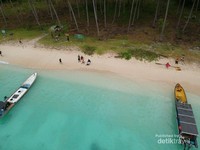 Pasir panjang dengan pasir yang lembut Pasir panjang dengan pasir yang lembut