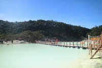 Kawah Putih dan pemandangannya yang indah Kawah Putih dan pemandangannya yang indah