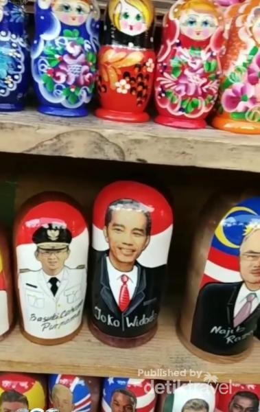 Ada Matryoskha bergambar Presiden Jokowi dan Ahok dijual di Moskow. Ada Matryoskha bergambar Presiden Jokowi dan Ahok dijual di Moskow.