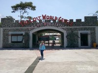 Gerbang The Lost World Castle yang kokoh Gerbang The Lost World Castle yang kokoh