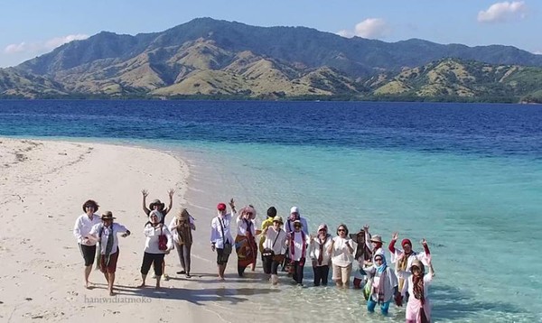 Taman Laut 17 Pulau Riung Petualangan Sempurna Yang Tidak