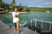 Berpose di sebuah pulau Piugus di Anambas, Kepri Berpose di sebuah pulau Piugus di Anambas, Kepri