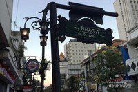 Plang Jl. Braga yang ikonik Plang Jl. Braga yang ikonik