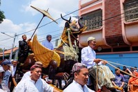 Iring-iringan pawai Festival Keraton Nusantara Iring-iringan pawai Festival Keraton Nusantara
