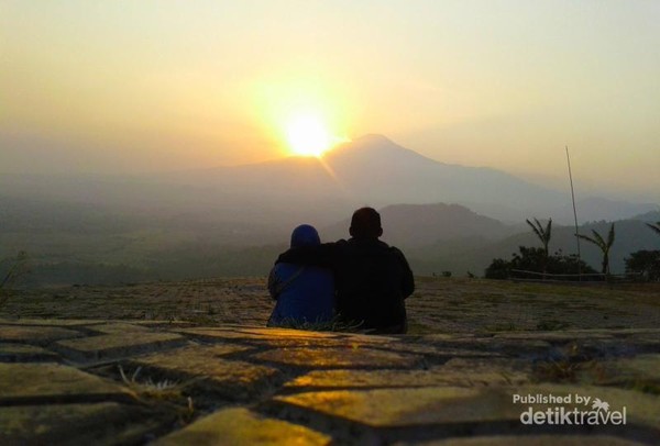 Sensasi Wisata Langit Ala Gunung Panten Di Majalengka