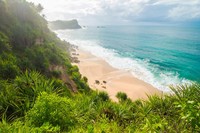 Indahnya pantai kijingan dilihat dari atas bukit Indahnya pantai kijingan dilihat dari atas bukit