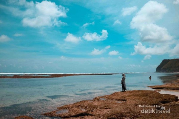 Pantai Melasti Surga Bali Tersembunyi Di Balik Bukit Kapur