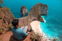 Kelingking Beach meyerupai bentuk T Rex Kelingking Beach meyerupai bentuk T Rex
