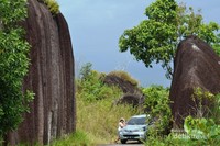 Gerbang masuk Pantai Romodong Gerbang masuk Pantai Romodong
